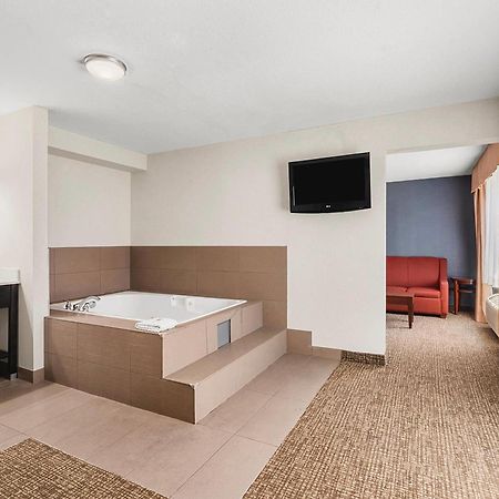 Comfort Inn & Suites Vancouver Downtown City Center Екстер'єр фото