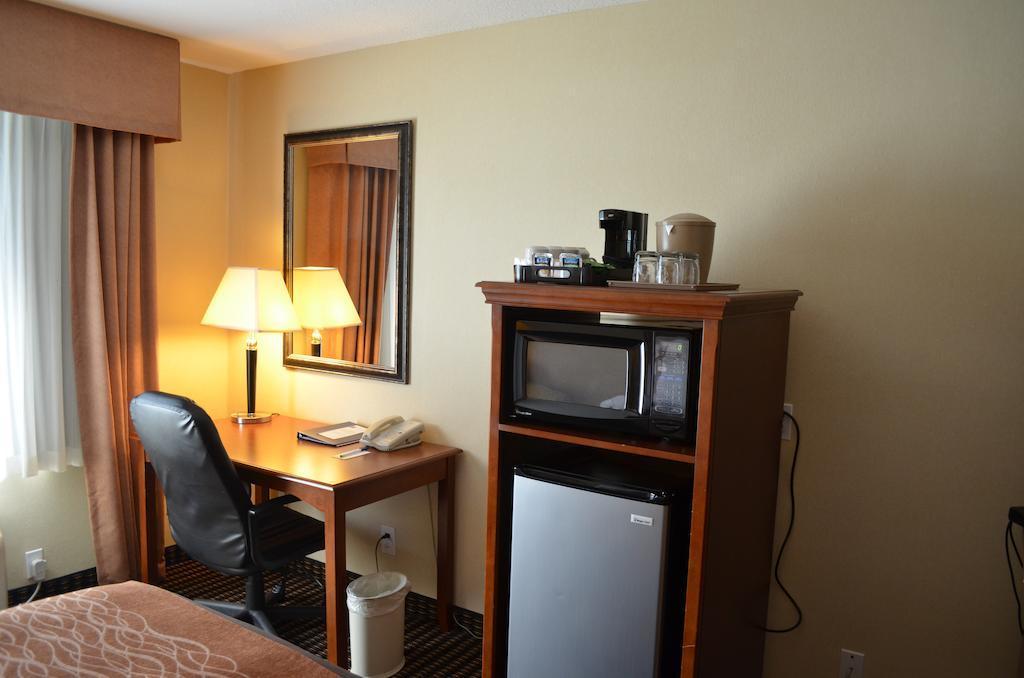 Comfort Inn & Suites Vancouver Downtown City Center Екстер'єр фото