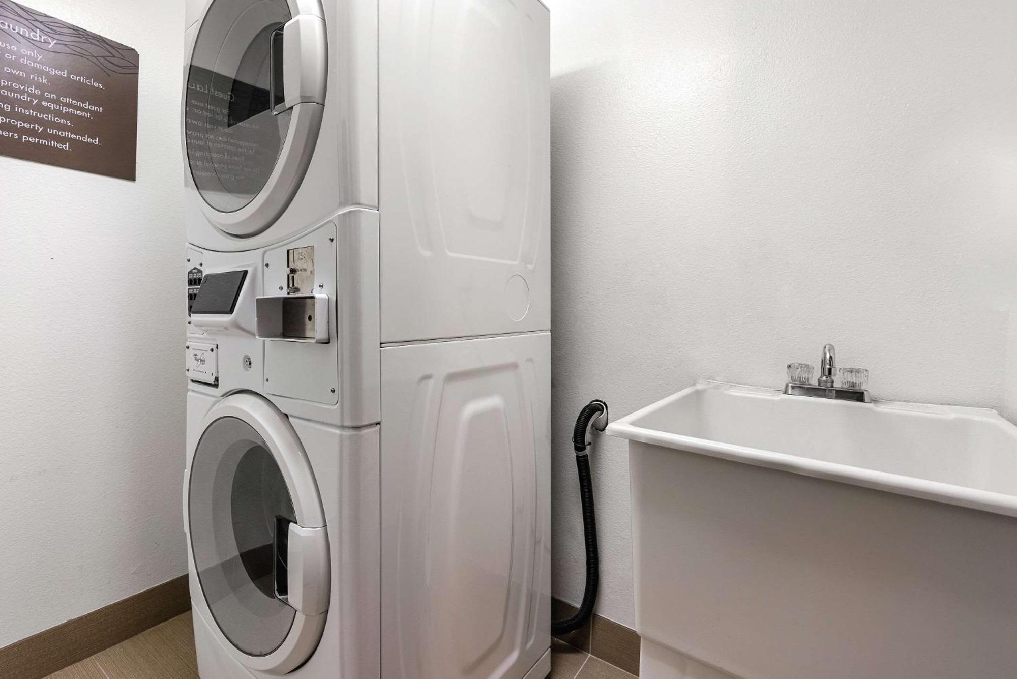 Comfort Inn & Suites Vancouver Downtown City Center Екстер'єр фото