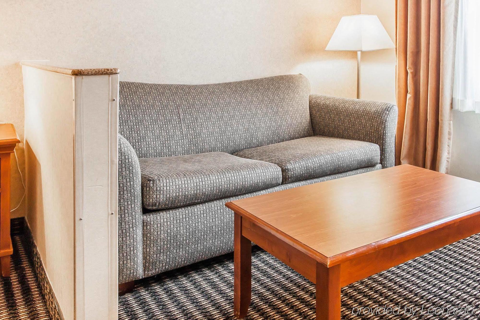 Comfort Inn & Suites Vancouver Downtown City Center Екстер'єр фото